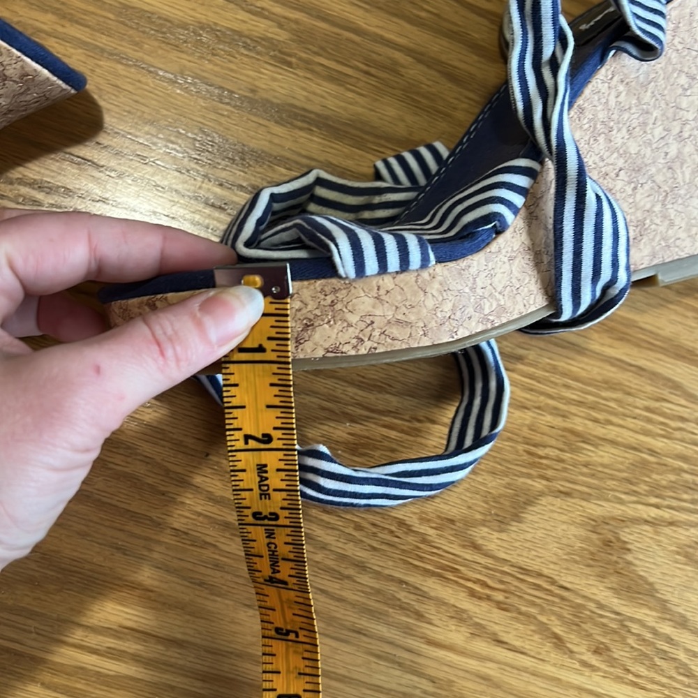 SUPER CUTE Unionbay Blue & White wedge heels tie around ankle Size 7.5 - Picture 6 of 14